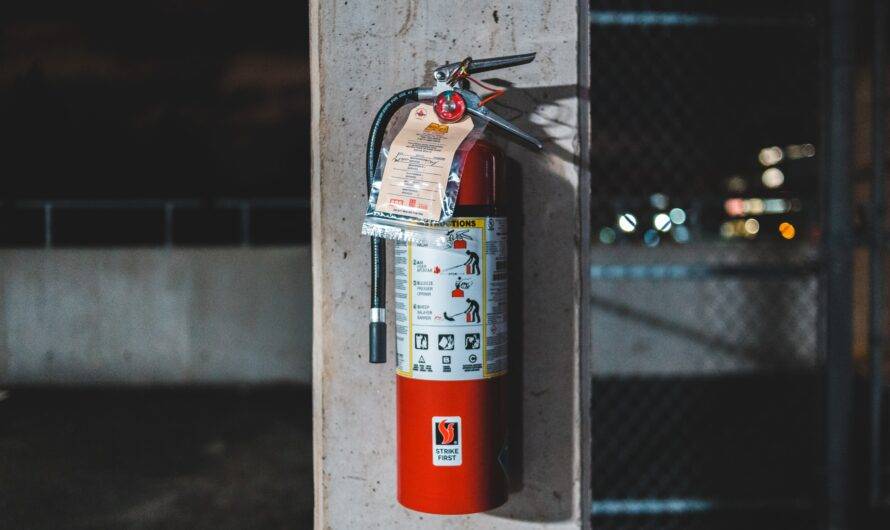 A Guide to Fire Extinguishers and Fire Blankets for Home Use