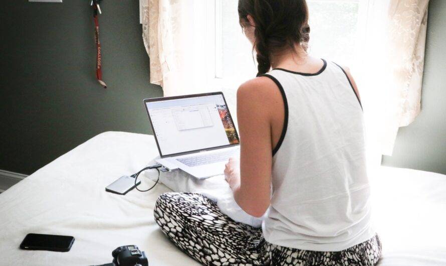 6 Useful Tech Tips for College Students Taking Courses Online
