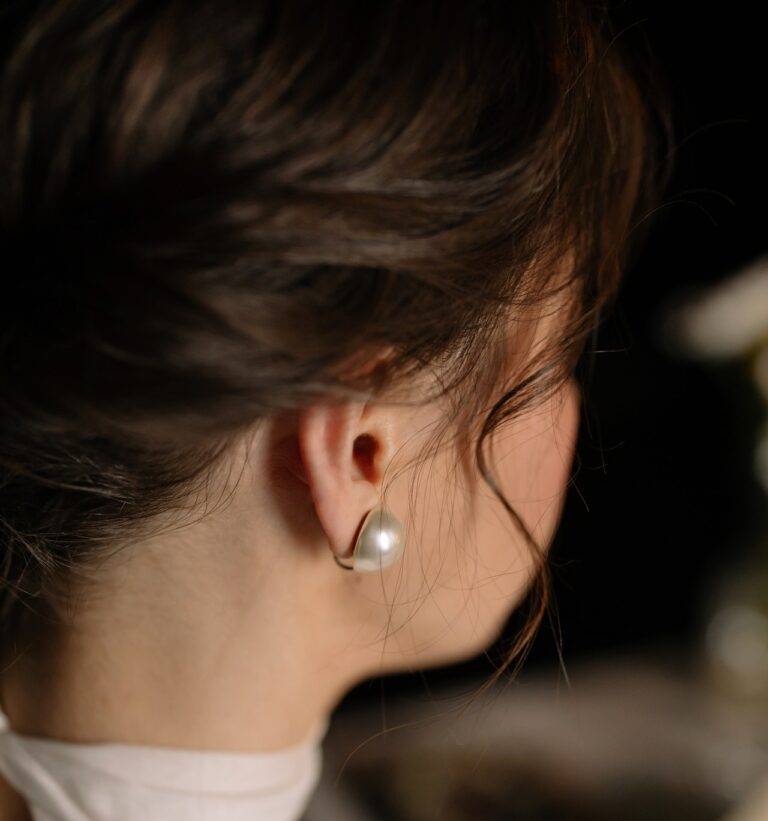 pearl earring